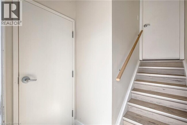 Photo - 306 Dalhousie St