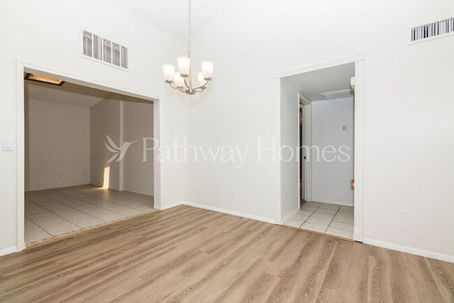 Photo - 6914 W Cherry Hills Dr