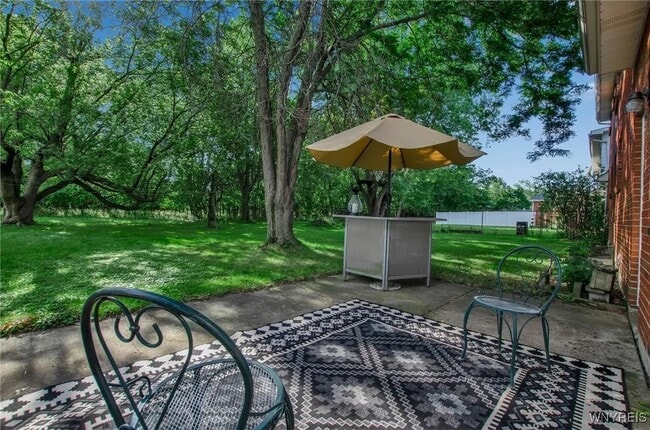 Photo - 128 Circle Ln