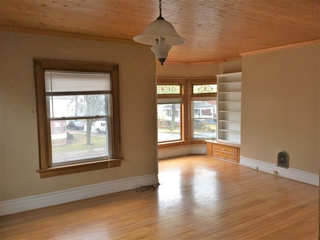 Photo - 1051 Monroe Ave Unidad 2