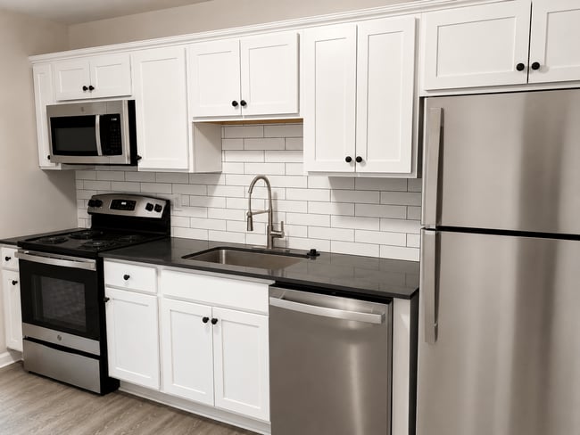 Country Manor Apartment Homes