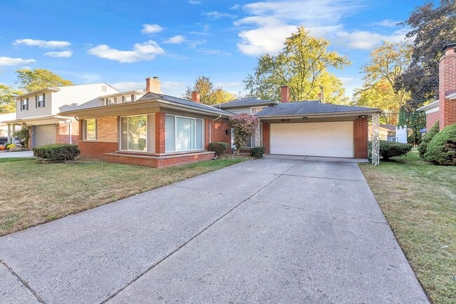 Photo - 32725 Barkley St