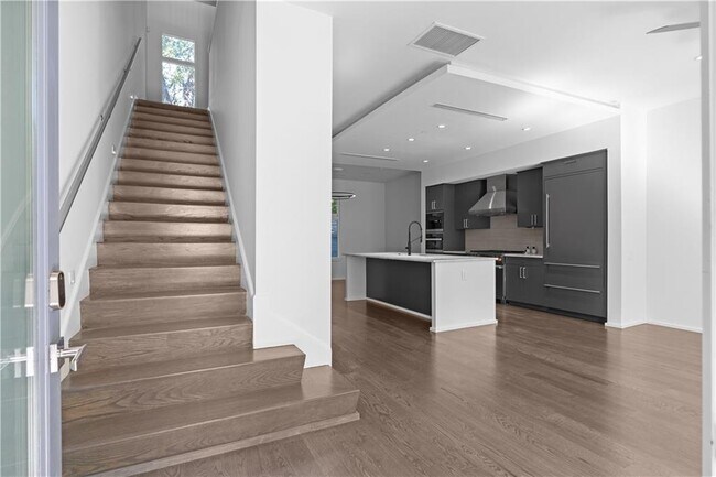 Photo - 785 Piedmont Ave NE