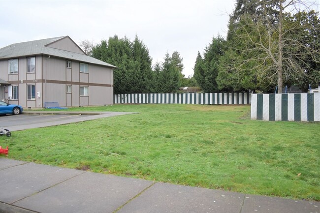 Photo - 3-Bedroom, 1-Bathroom Apartment in the Hea... Unit 3