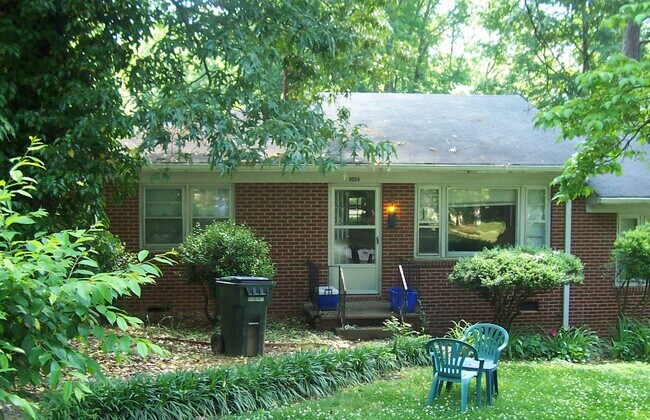 Photo - Cute duplex convenient to UNC and Hospitals!