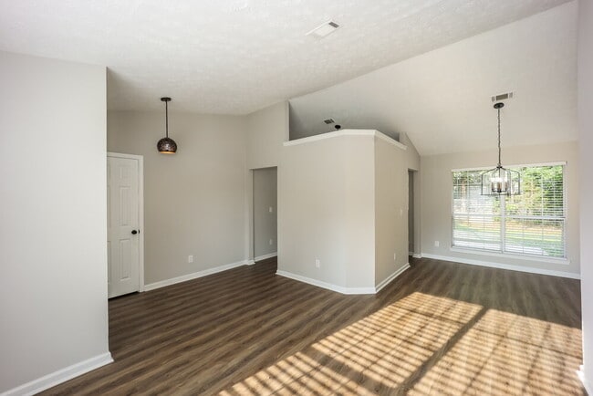 Photo - 320 Emerald Green Ct