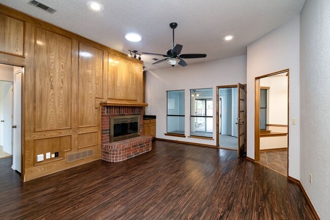 Photo - *Cozy Corner Home*