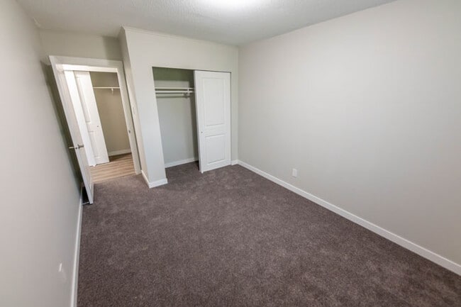 Photo - Pinegrove Manor Apartments