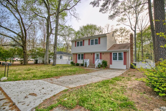 Photo - Great Location in Williamsburg!