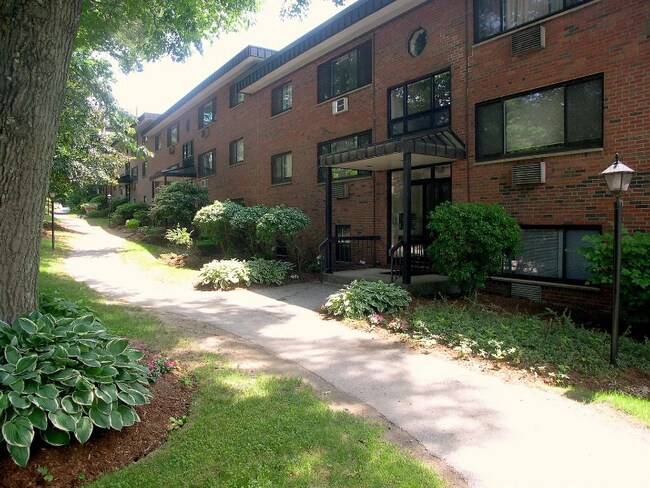 Photo - 1323 Worcester Rd Condo