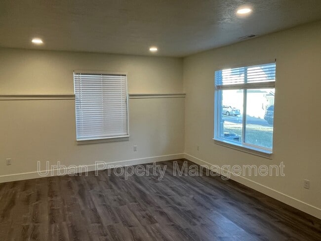Photo - 940 Shadow Brk Ln