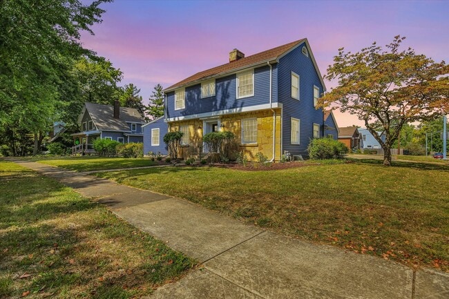 Photo - 1212 W Healey St