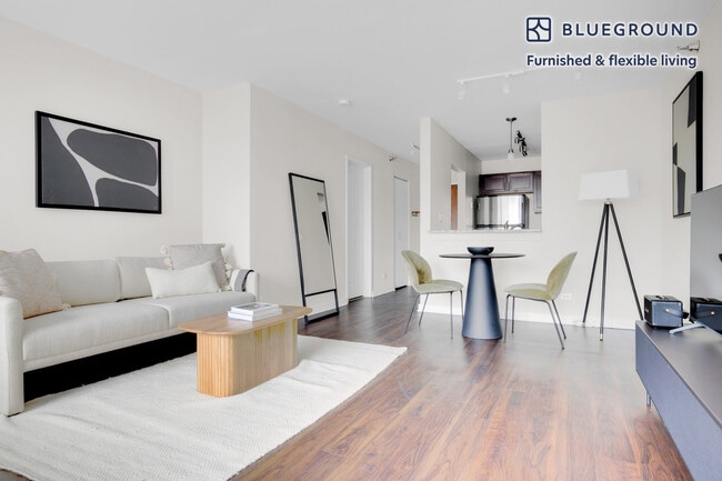 Photo - 420 E Ohio St Unit FL35-ID582