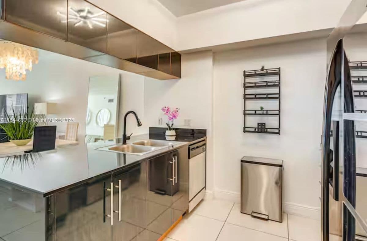 Photo - 1750 N Bayshore Dr