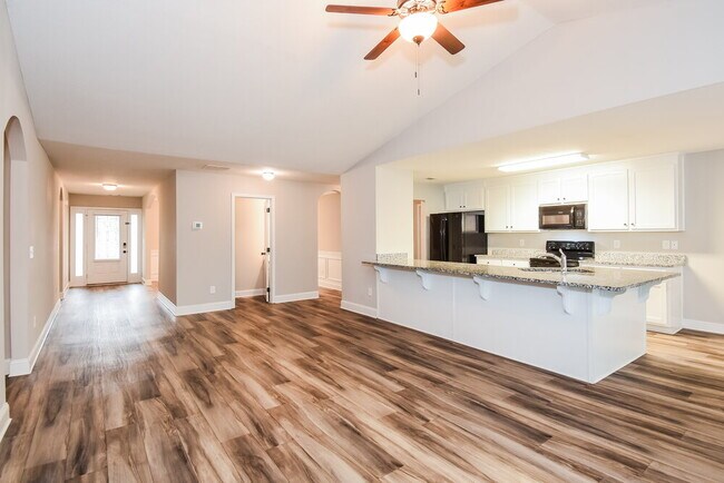 Photo - 222 Heartland Cir