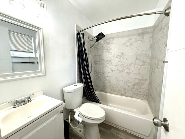 Photo - 820 NE 17th Ave Unit 7