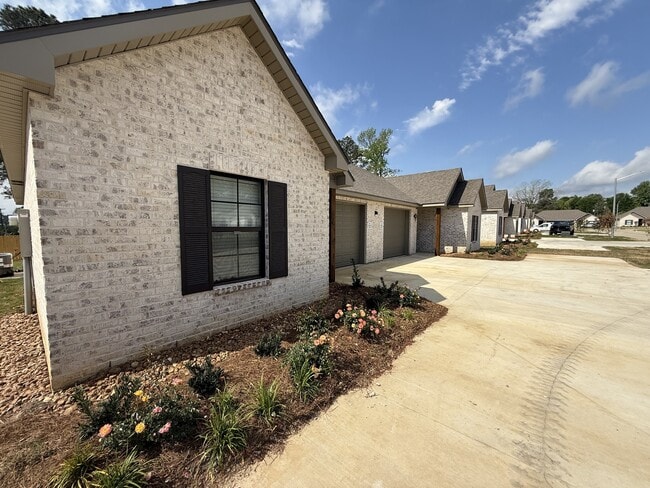 Photo - Saddle Creek