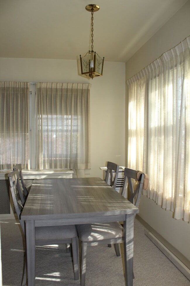 Building Photo - Fully Furnished! Unit 600 E 21st St. #1 (F)