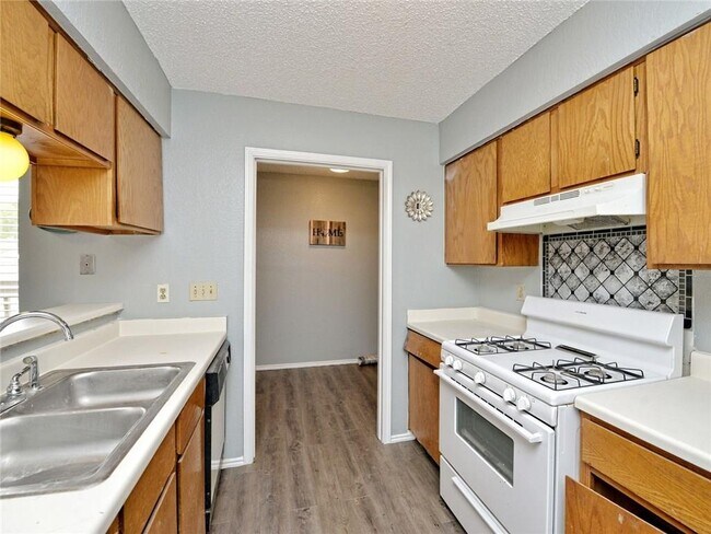 Photo - 5809 Spring Meadow Rd