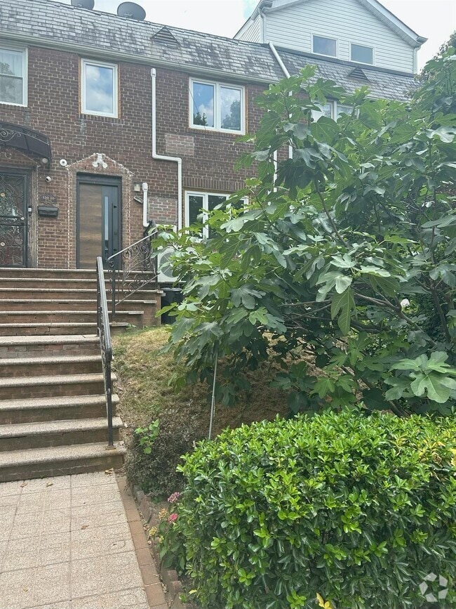 Building Photo - 150-08 77th Ave Rental