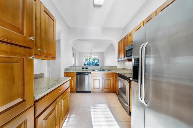 Building Photo - 3500 Oaks Clubhouse Dr Unit 102
