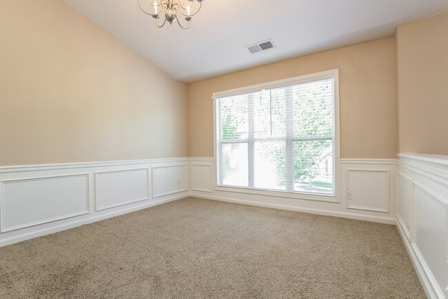 2087 Peach Shoals Cir