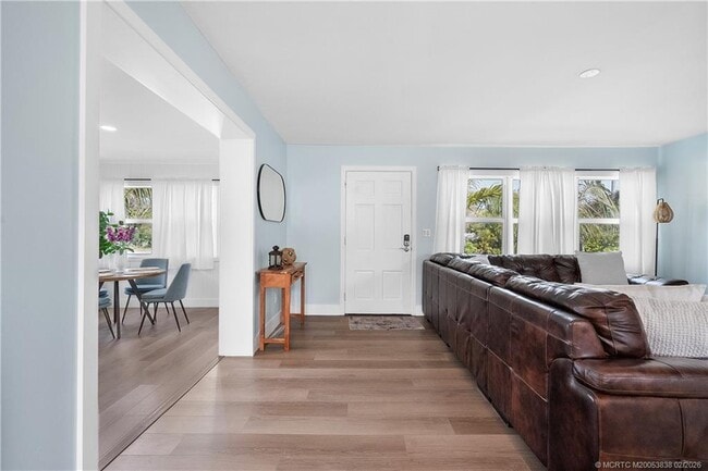 Photo - 901 E Madison Ave