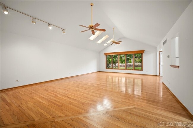 Photo - 805 Thornwood Dr