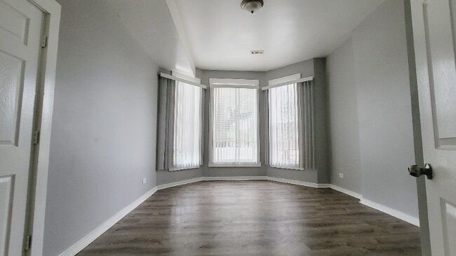 Photo - 11 S Whipple St Unidad 1