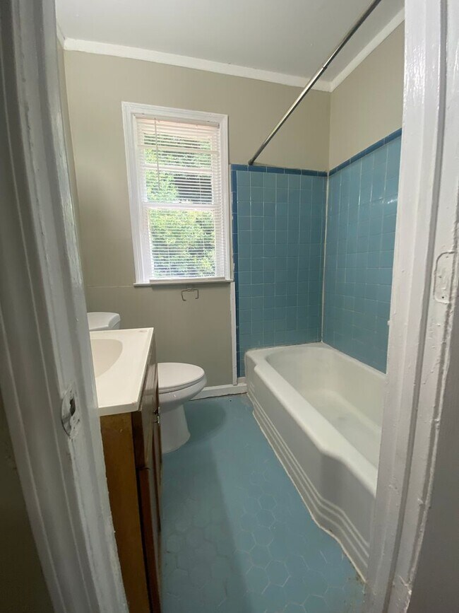 Photo - **ON HOLD**3 Bedroom / 1 Bathroom Home for...