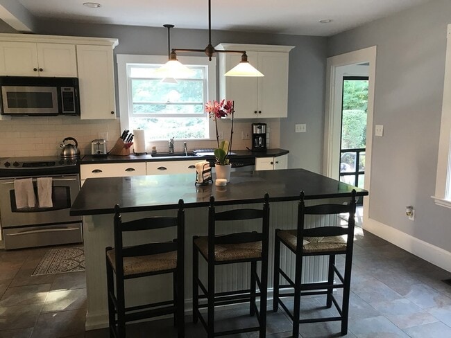 Photo - 18 Granite St