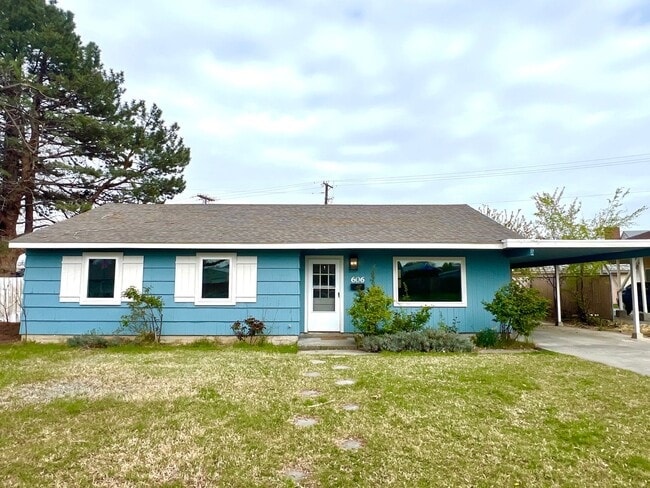 Building Photo - Beautifully Remodeled 3 Bed | 1.5 Bath Single-Family Home for Rent