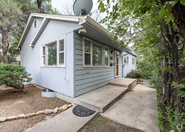 Building Photo - Costilla Unit 909 E Costilla Street A Rental