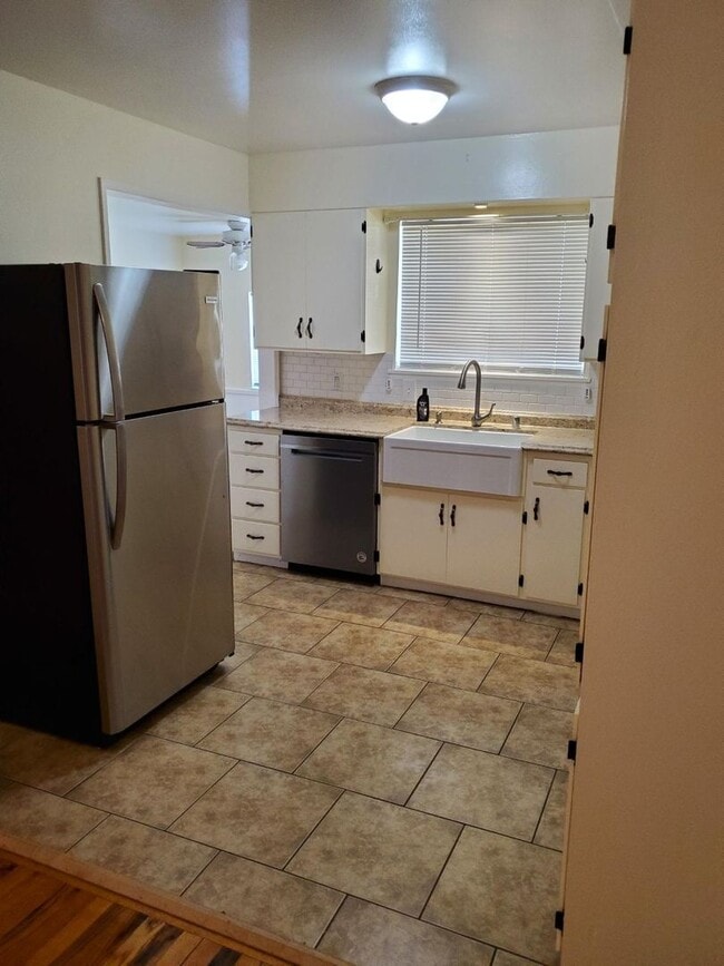 Photo - 1605 Valerie Way