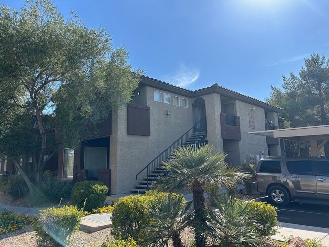 Building Photo - 2 BEDROOM / 2 FULL BATHROOMS LOCATES ON JO... Rental