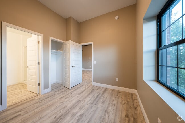 1BR, 1BA - 500SF