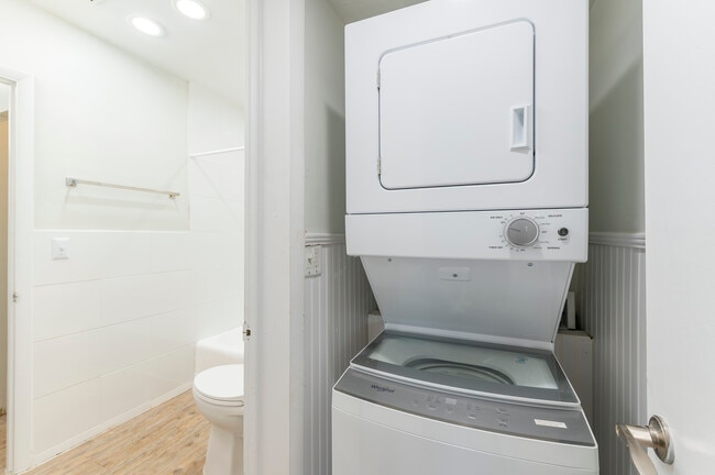 Sunrise 2x1 Bathroom/Laundry - The Dunes