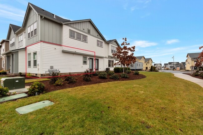 Unit highlighted in the box - 7471 SE Kinnaman St