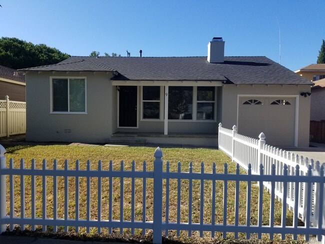 Building Photo - 9 Broadway