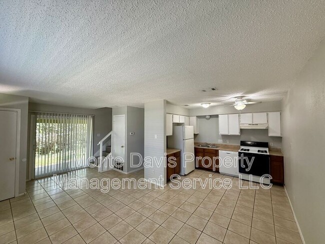 Photo - 1203 Southport Dr Unit D