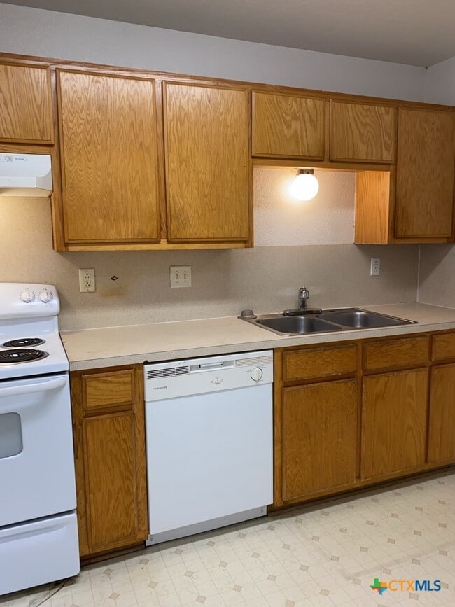 Photo - 3201 Hereford Ln Unit C