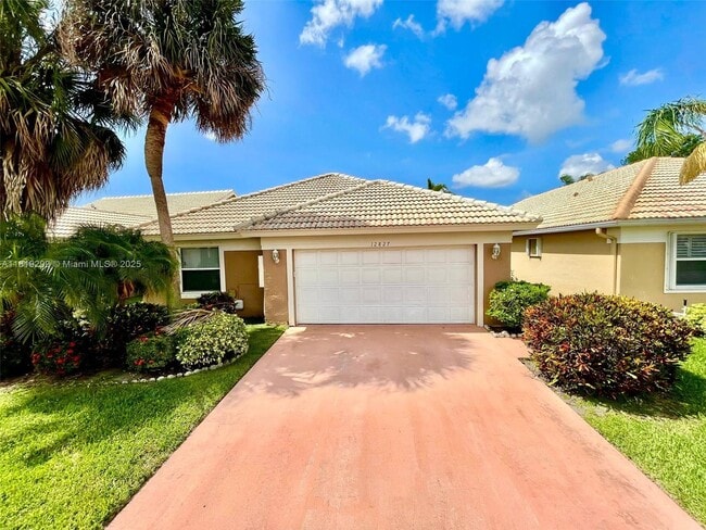 Photo - 12827 Hampton Lakes Cir Casa
