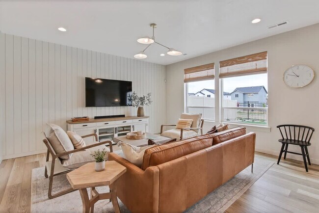 313 S Iceberg Lake Ave Unit SI FL2-ID1250647P