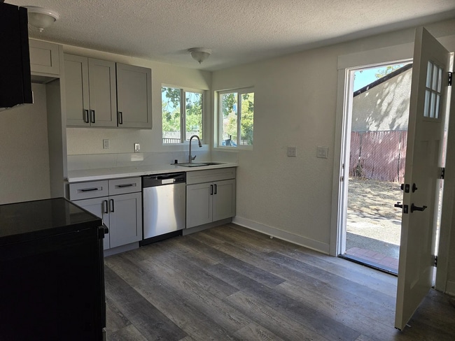 Photo - 3200 34th Ave