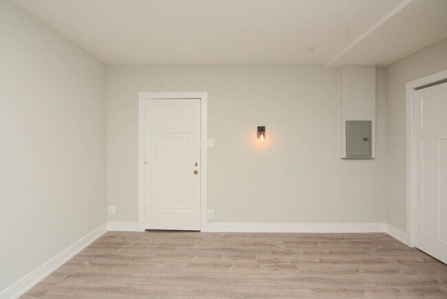 4349 N Damen Ave Unit 803