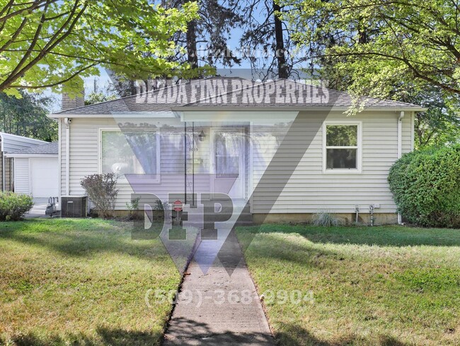 Charming Shadle District 3 bedroom with RV... - Charming Shadle District 3 bedroom with RV... House