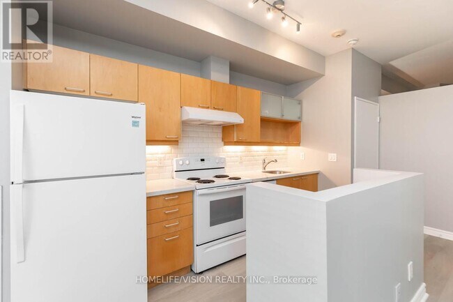 Photo - 514 - 333 ADELAIDE STREET E Unit 514