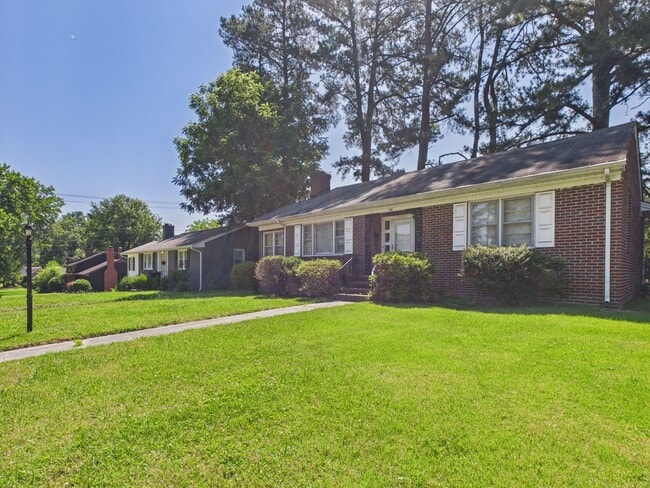 Photo - 910 Northampton Rd