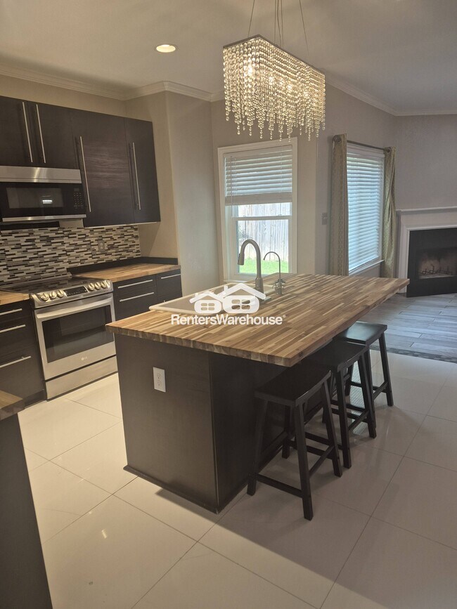 Photo - 9323 Bowen Dr