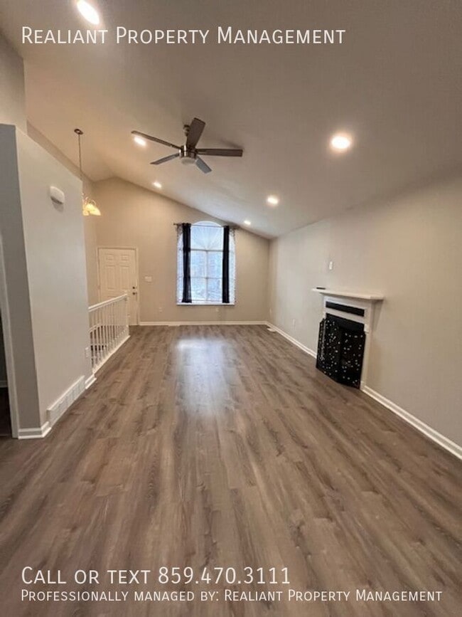 Photo - 353 Chase Pl